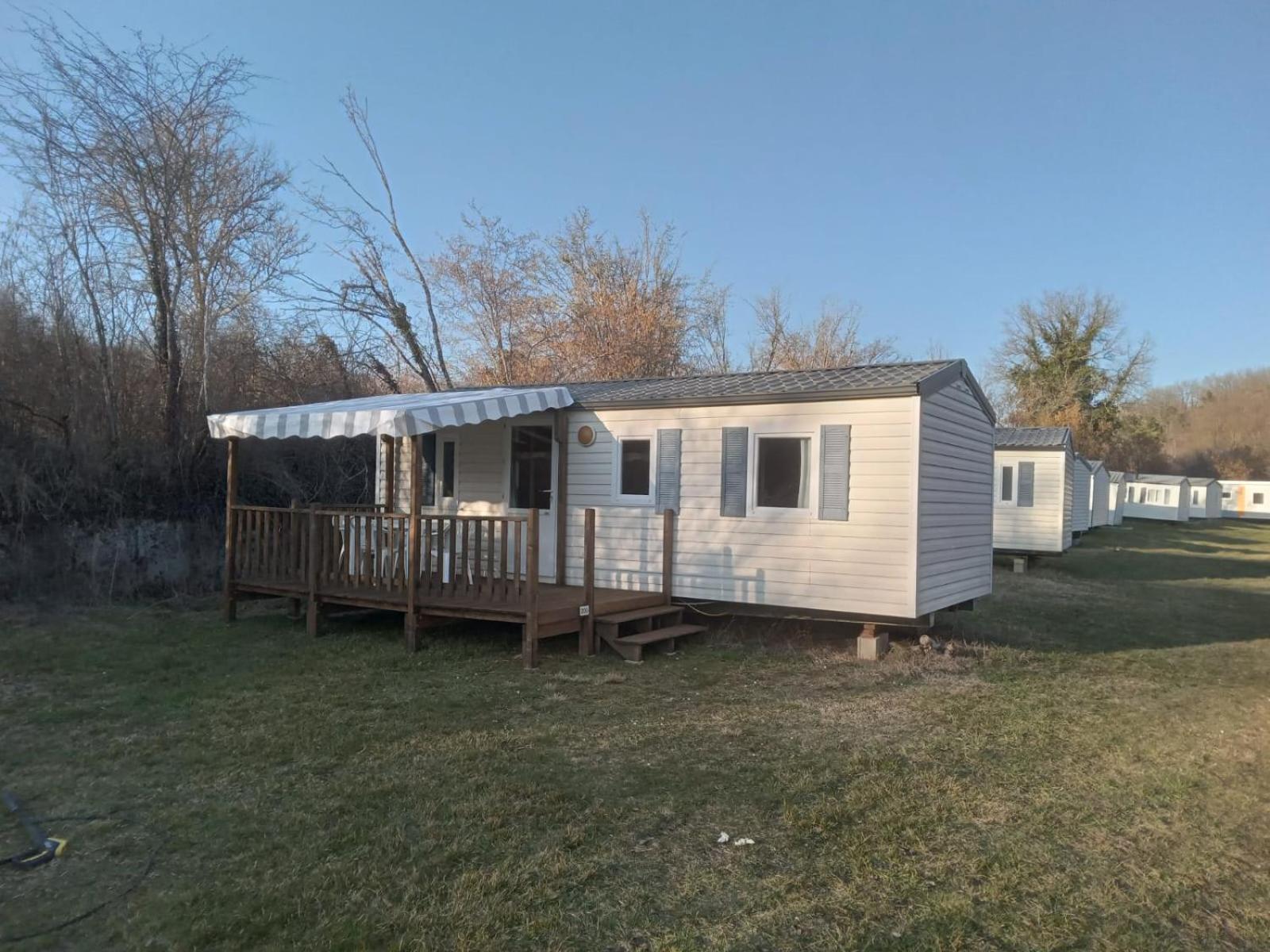 Mobile Home Sleeps 4 Monsec Экстерьер фото